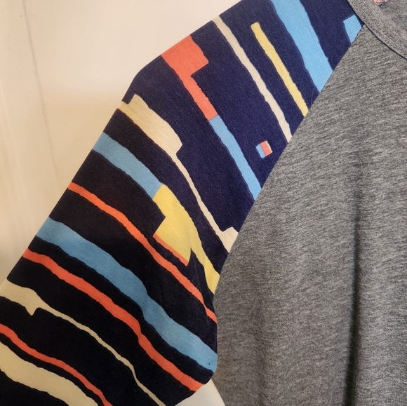 LulaRoe Randy shirt - Picture 2 of 2